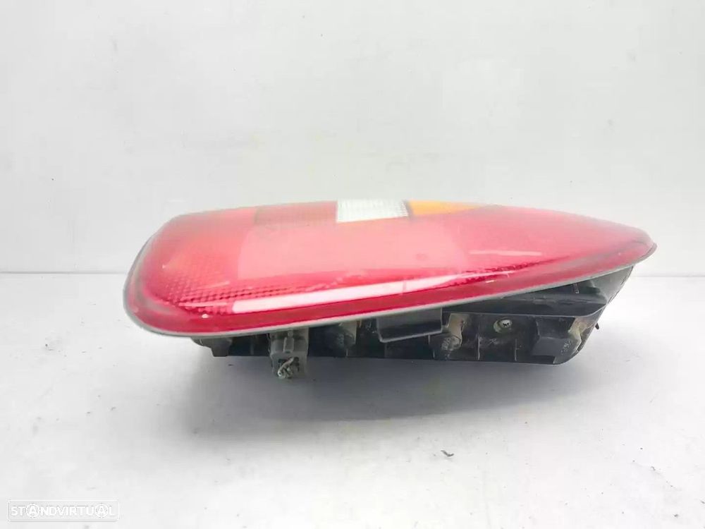 FAROLIM TRASEIRO DIREITO CHRYSLER VOYAGER / GRAND VOYAGER III 1999 -04576246 - 3