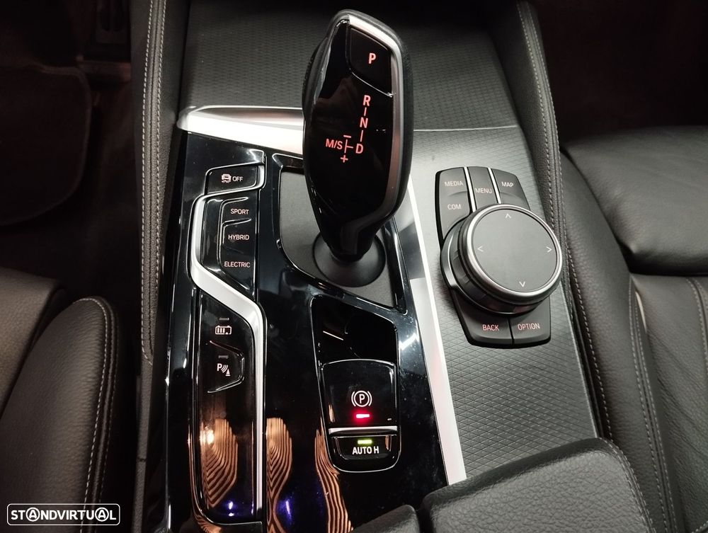 BMW 520 e Pack M - 37
