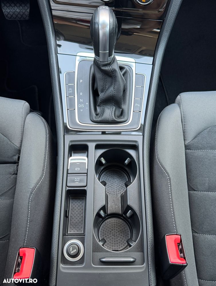 Volkswagen Golf 1.5 TSI ACT (BlueMotion Tech) DSG Highline - 23