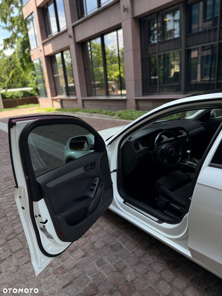 Audi A4 Limousine - 15