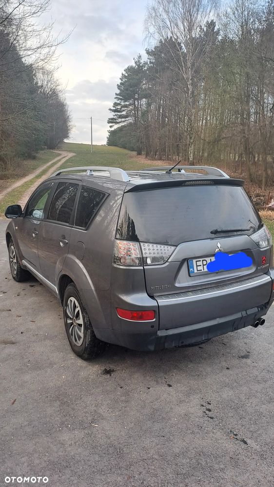 Mitsubishi Outlander 2.0 DID Instyle - 2