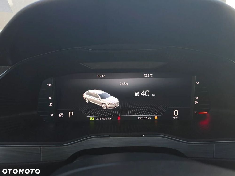 Skoda Superb 2.0 TDI SCR Ambition DSG - 21