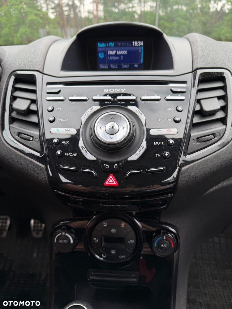 Ford Fiesta 1.6 TDCi Sport - 21