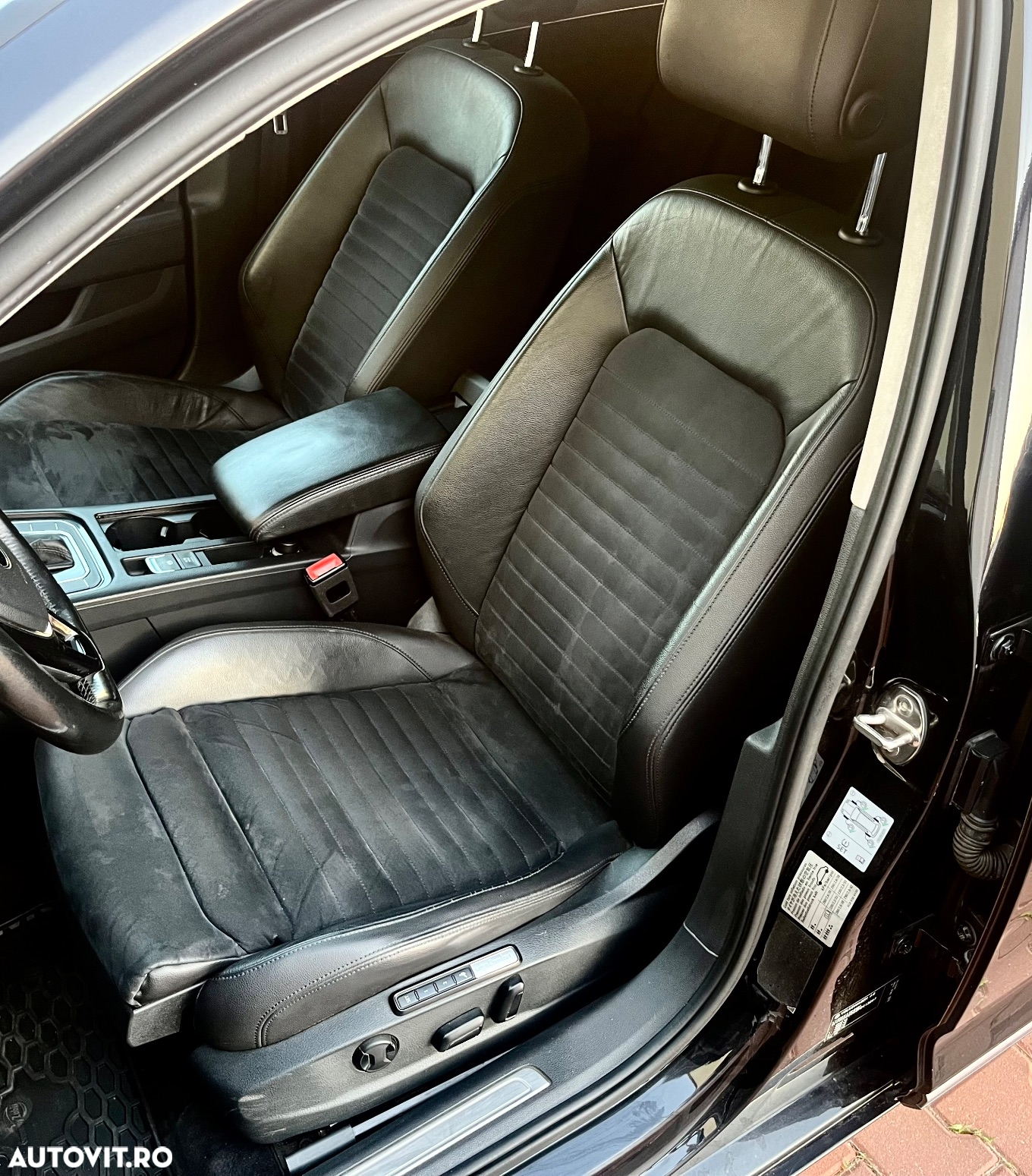 Volkswagen Passat 2.0 TDI DSG Highline - 8