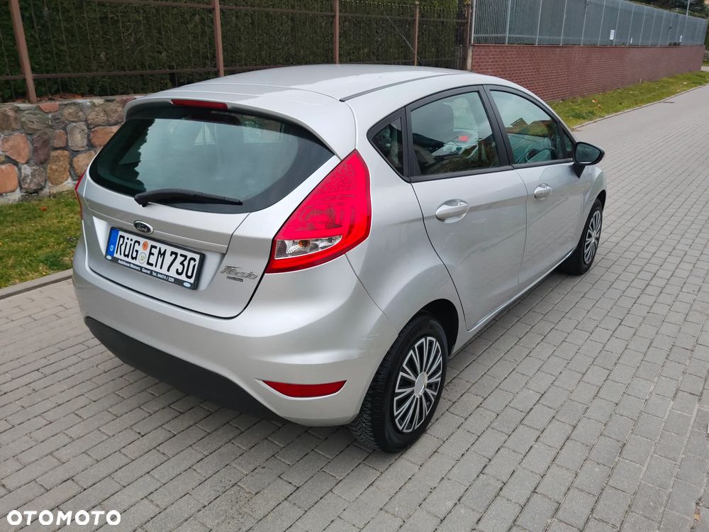 Ford Fiesta - 25