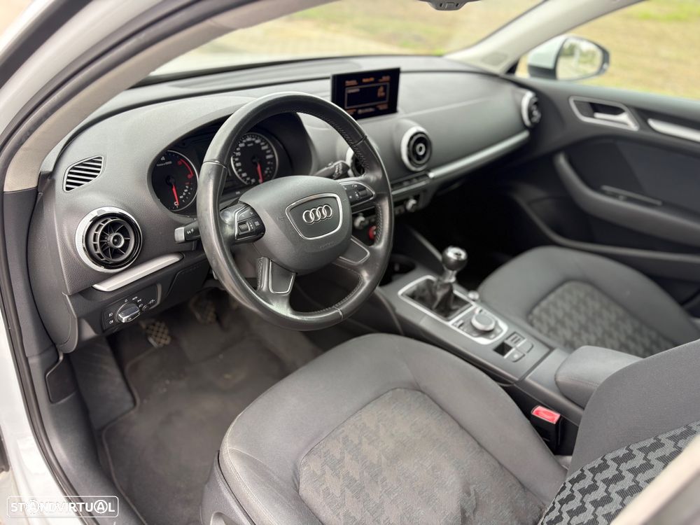 Audi A3 Sportback 1.6 TDI Attraction Ultra - 6