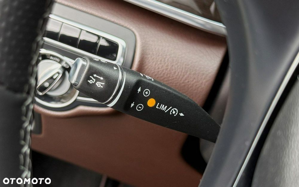 Mercedes-Benz Klasa V - 33