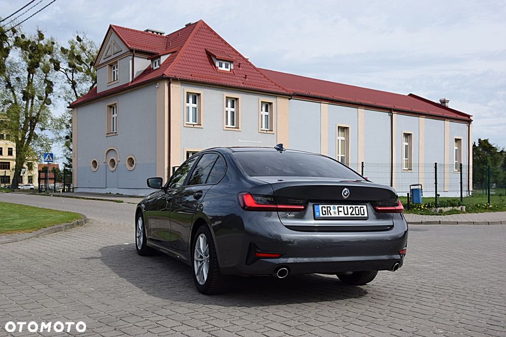 BMW Seria 3 318d Edition M Sport Shadow - 4