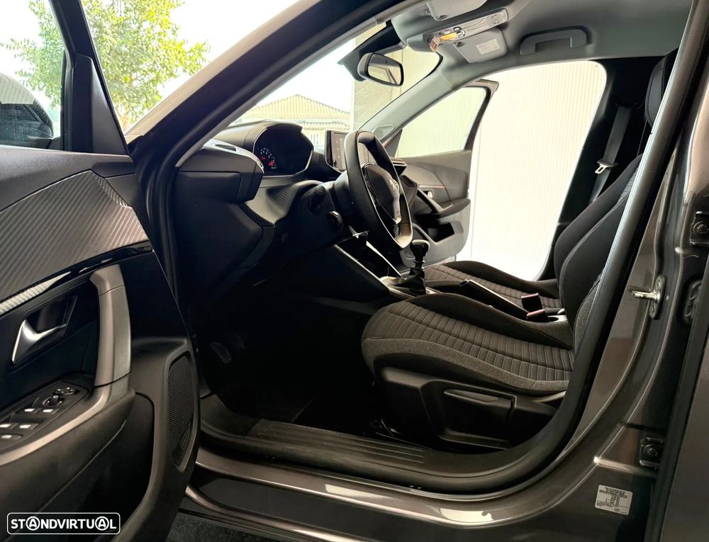 Peugeot 2008 - 8
