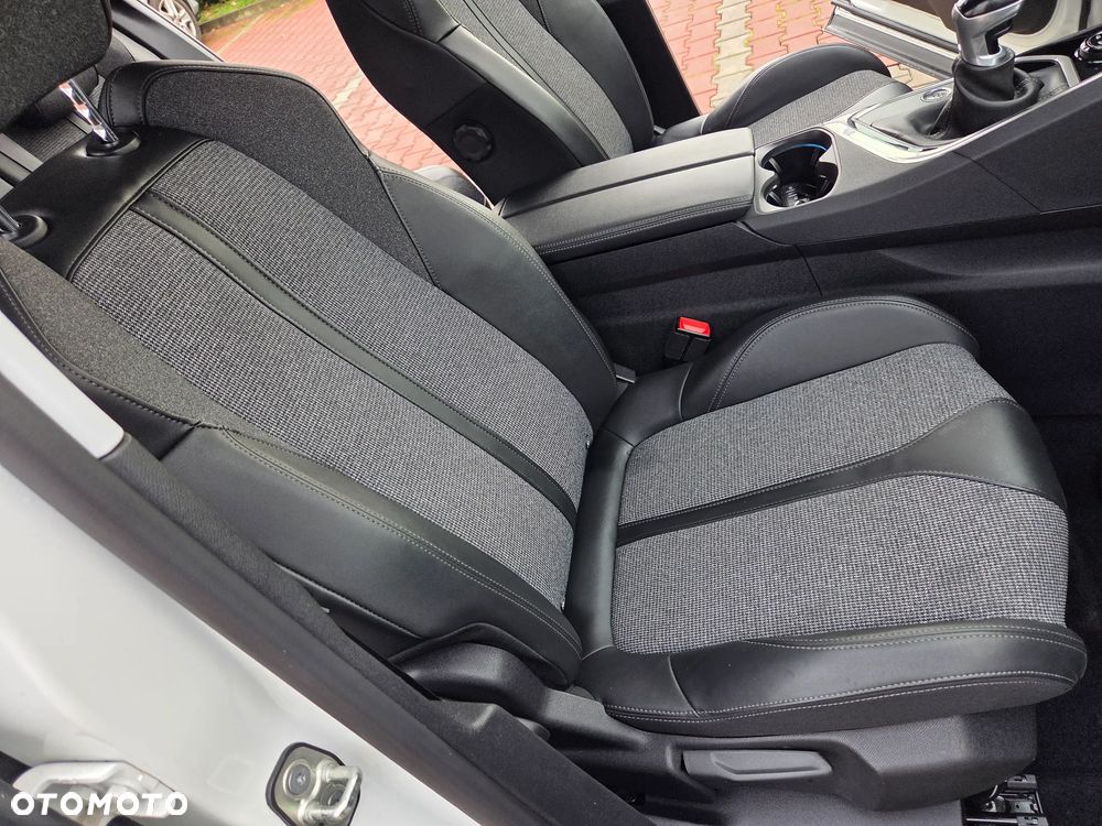 Peugeot 3008 1.5 BlueHDi Road Trip S&S - 29