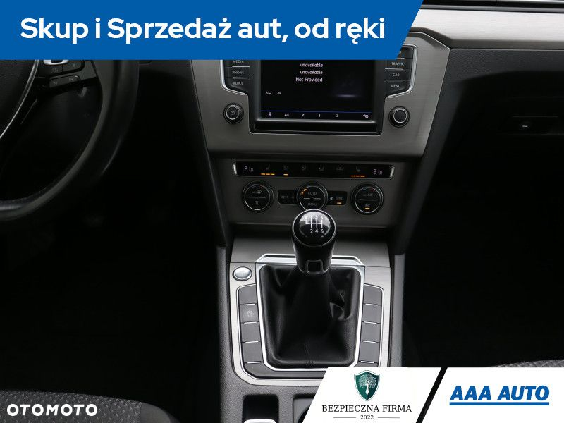 Volkswagen Passat - 14