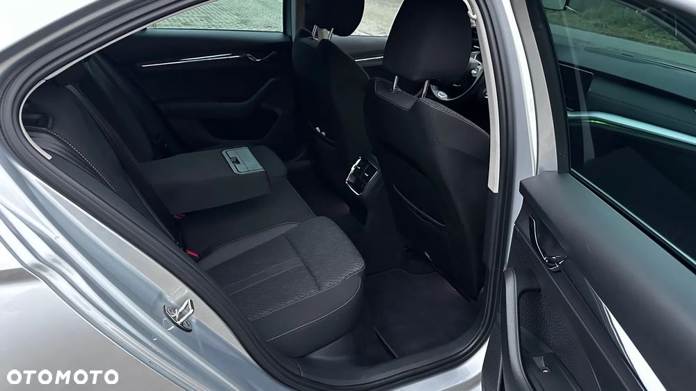 Skoda Octavia 1.5 TSI ACT Style DSG - 6