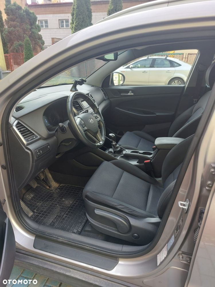 Hyundai Tucson 1.6 GDI BlueDrive Style 2WD - 13