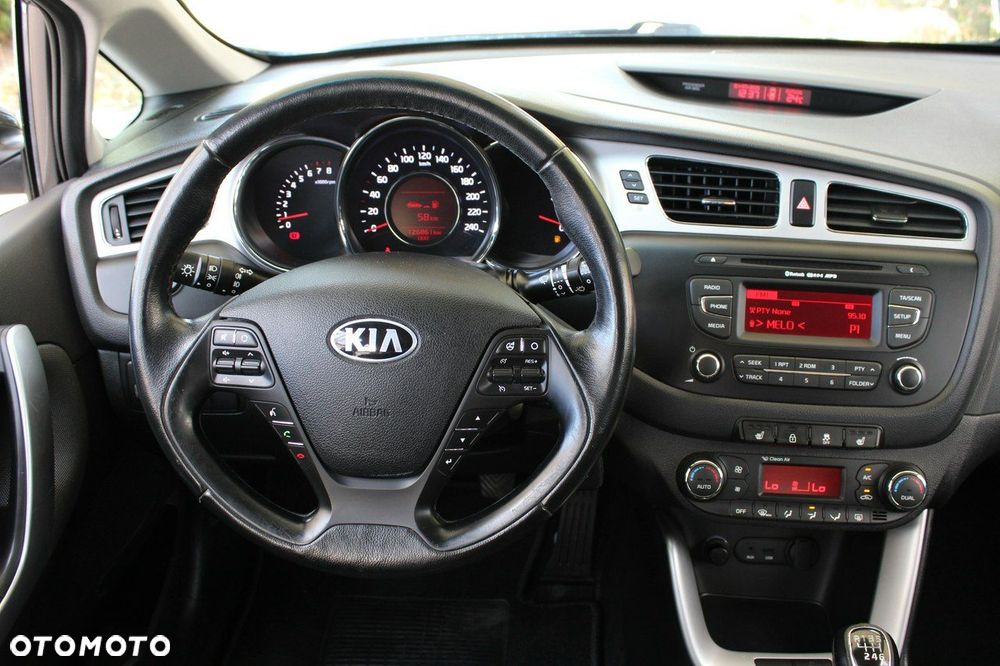 Kia Ceed - 8