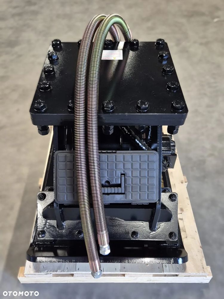 Zagęszczarka Płytowa Hydrauliczna maszyny 10-15 T BK Hammer - 7