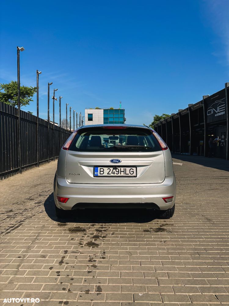 Ford Focus 1.6 Trend - 15