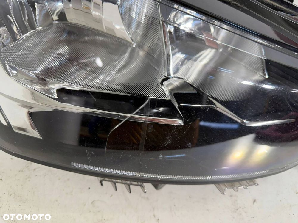 lampa prawy przód prawa przednia peugeot 208 ii eu - 6