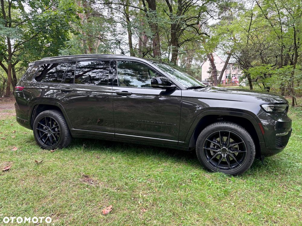 Jeep Grand Cherokee - 25