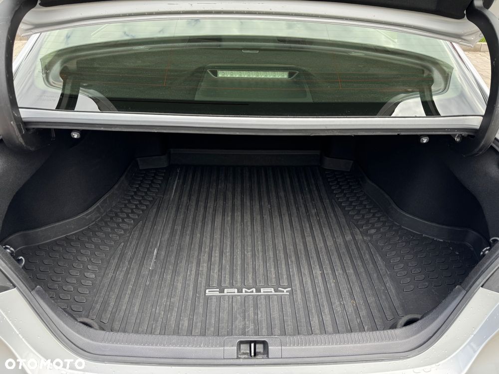 Toyota Camry 2.5 Hybrid Comfort CVT - 25