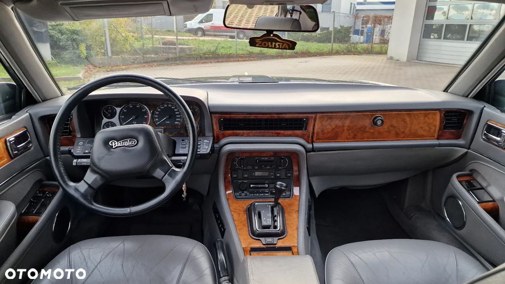 Jaguar Daimler 4.0i - 22