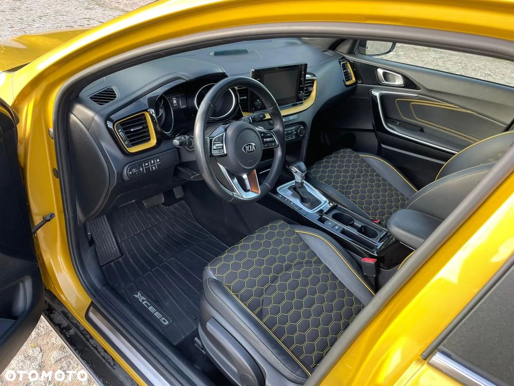 Kia XCeed - 11