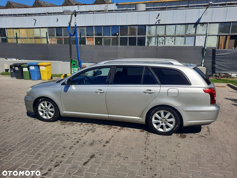 Toyota Avensis 2.0 D-4D Sol - 4