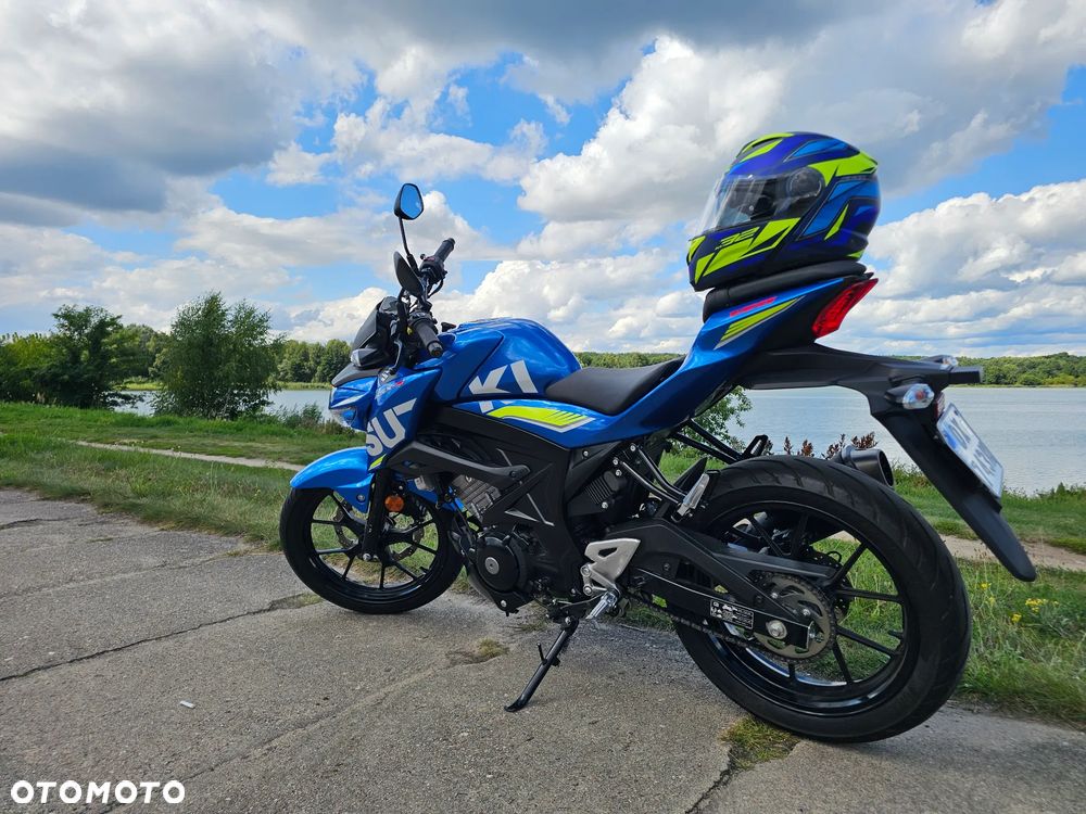 Suzuki GSX - 6