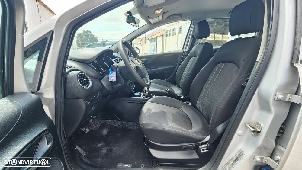 Fiat Punto 1.2 Lounge S&S - 11
