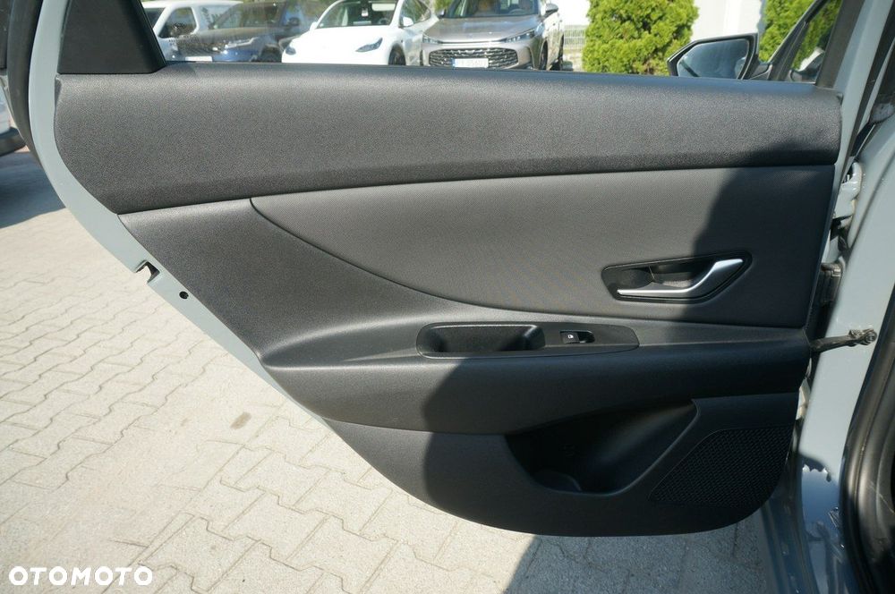 Hyundai Elantra 1.6 Modern CVT - 22