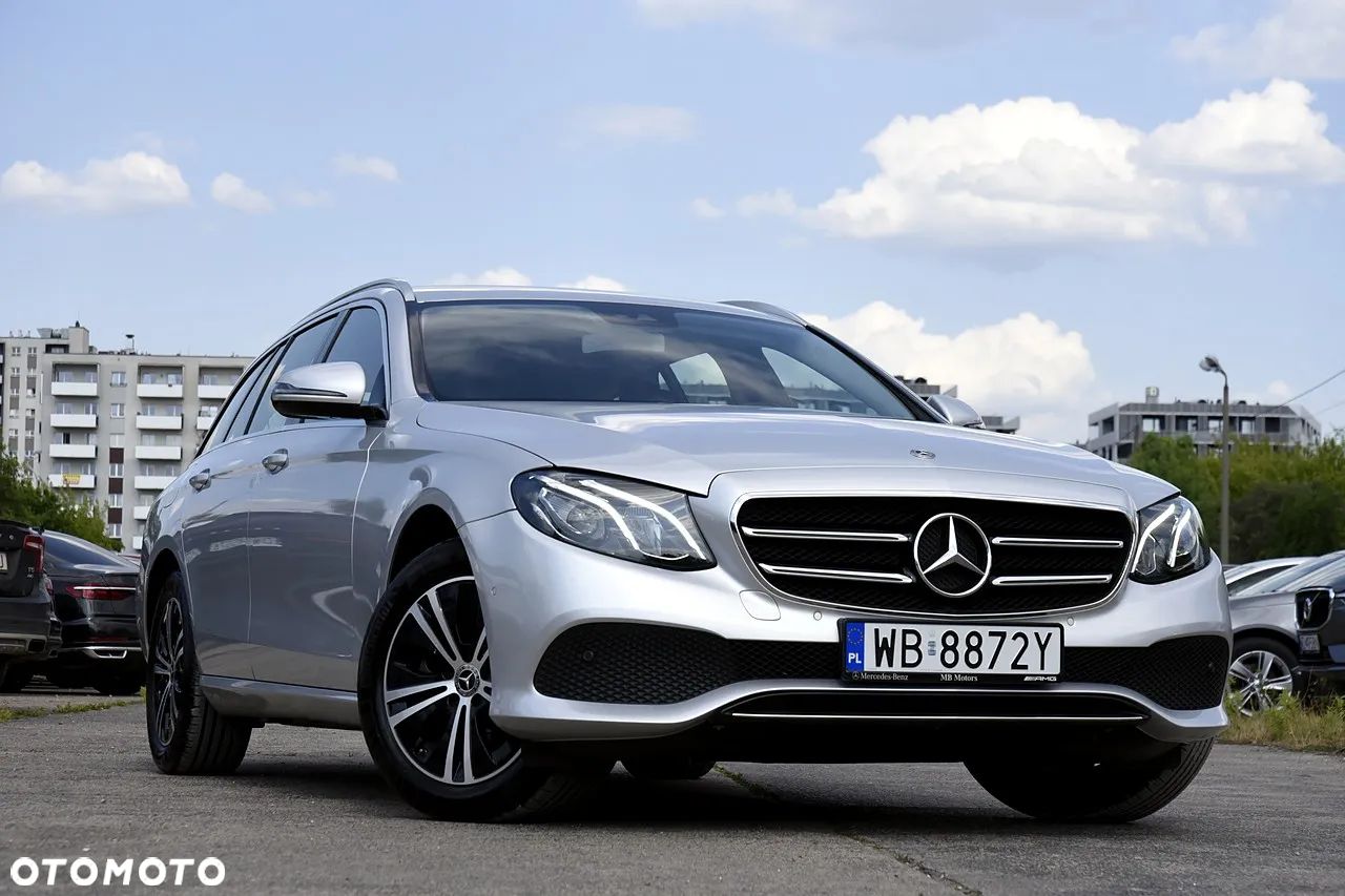 Mercedes-Benz Klasa E 220 d 4Matic T 9G-TRONIC Avantgarde - 1