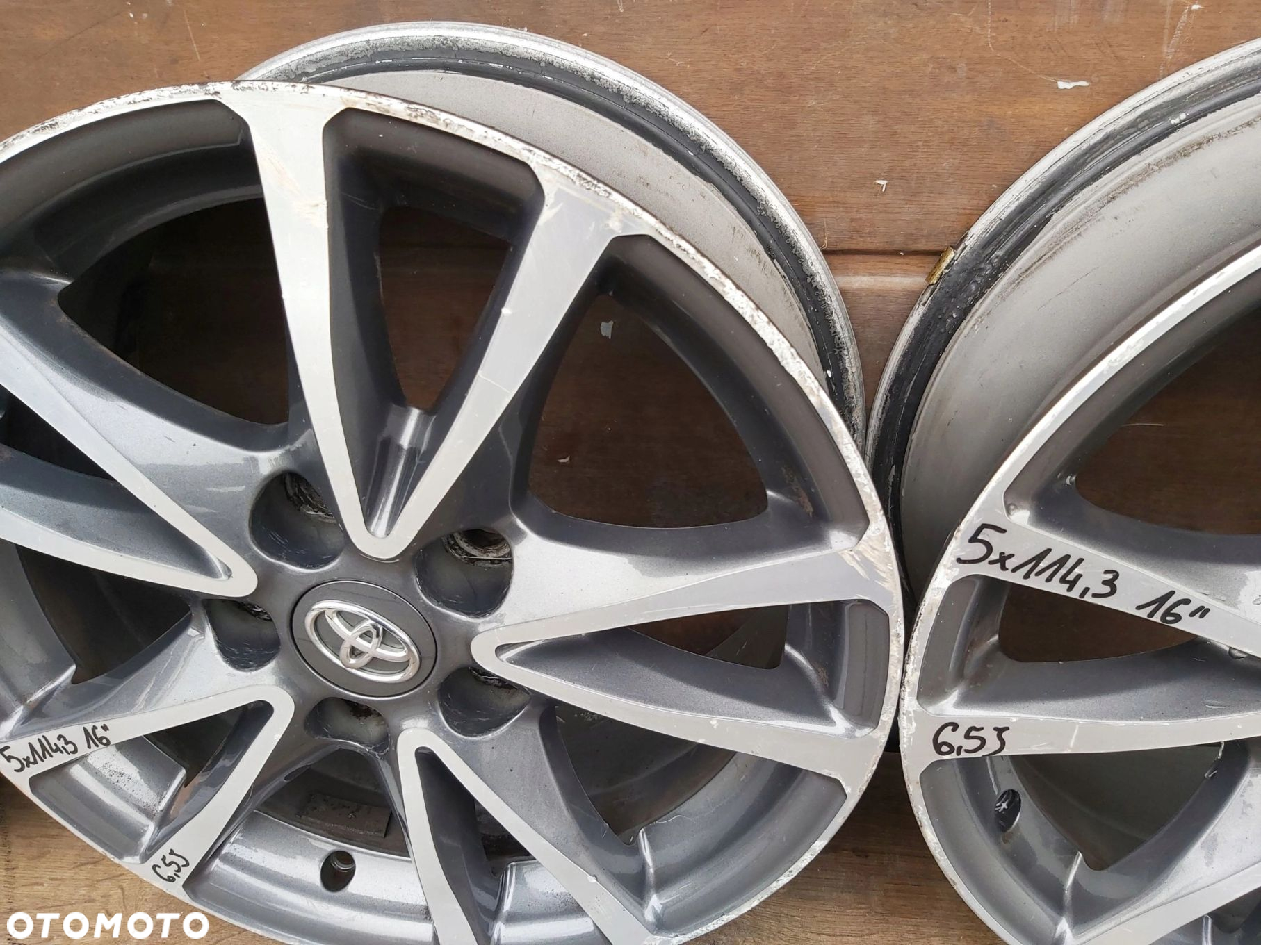 Toyota Auris Verso Avensis T27 alufelgi 16 5x114,3 et39 6,5j 42611-YY40 - 6