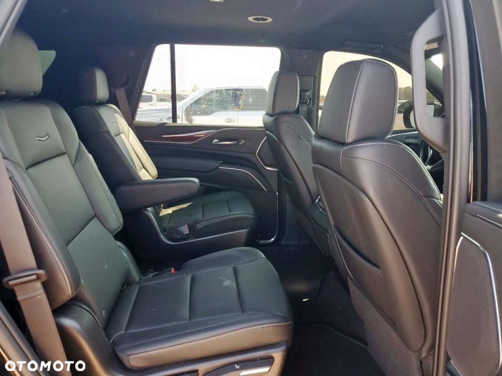 Cadillac Escalade - 9