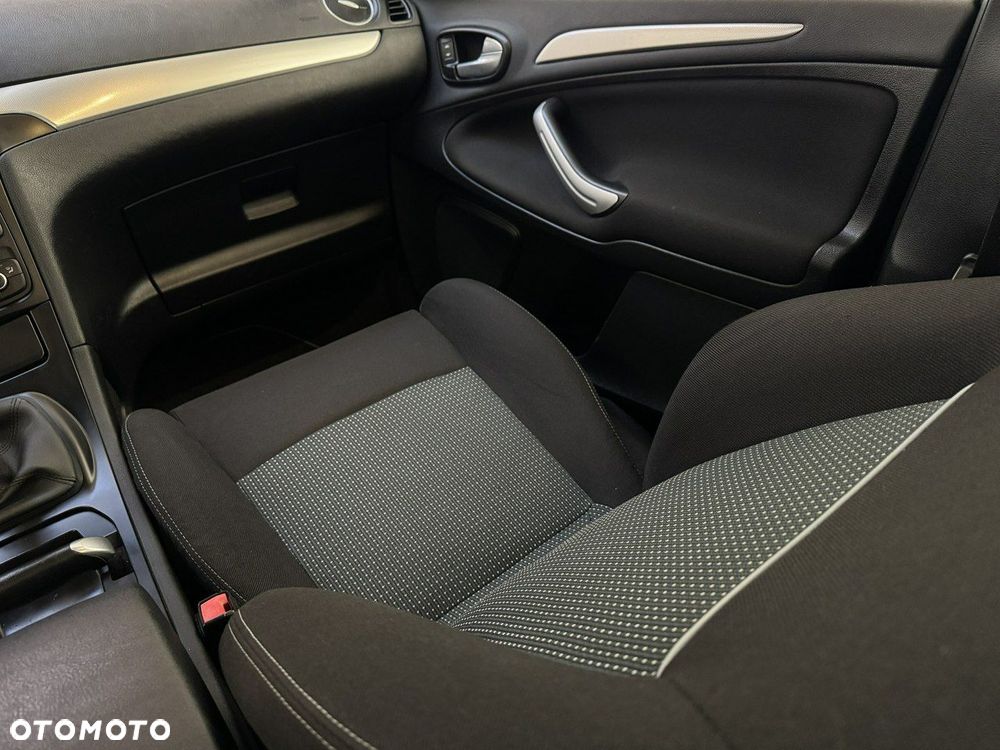 Ford S-Max 2.0 TDCi DPF Titanium X - 26