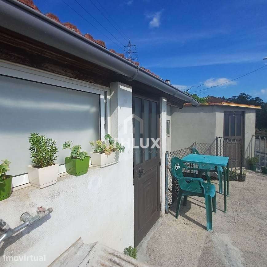 Moradia T2+1 Renovada com Terraço e Vista Panorâmica – São Pedro do Su - Grande imagem: 5/36