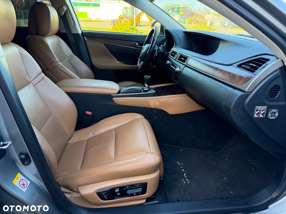 Lexus GS - 15