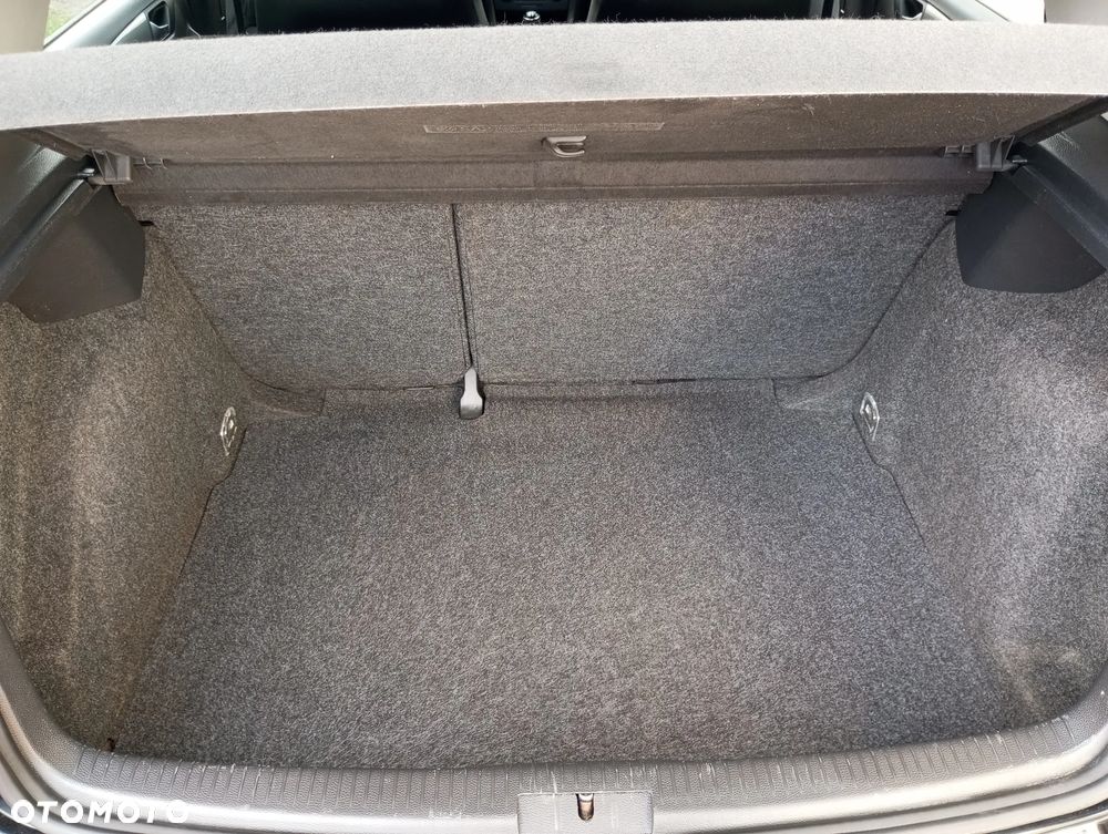 Volkswagen Golf - 23