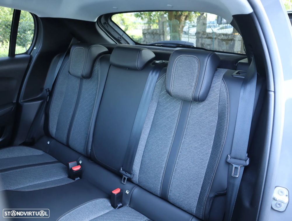 Peugeot 208 1.2 Hybrid Allure e-DCS6 - 27