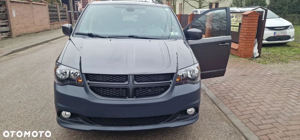 Dodge Grand Caravan - 2