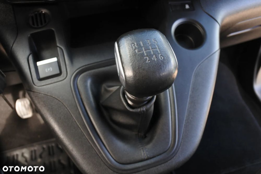 Citroën Berlingo XL PureTech 110 SHINE - 23