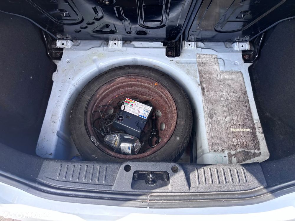 Ford Fiesta - 25