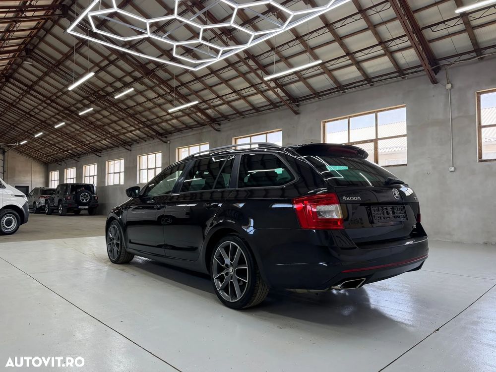 Skoda Octavia 2.0 TDI DSG RS - 3