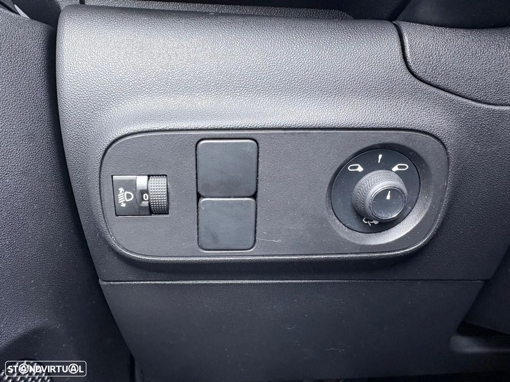 Citroën C3 1.2 PureTech C-Series - 33