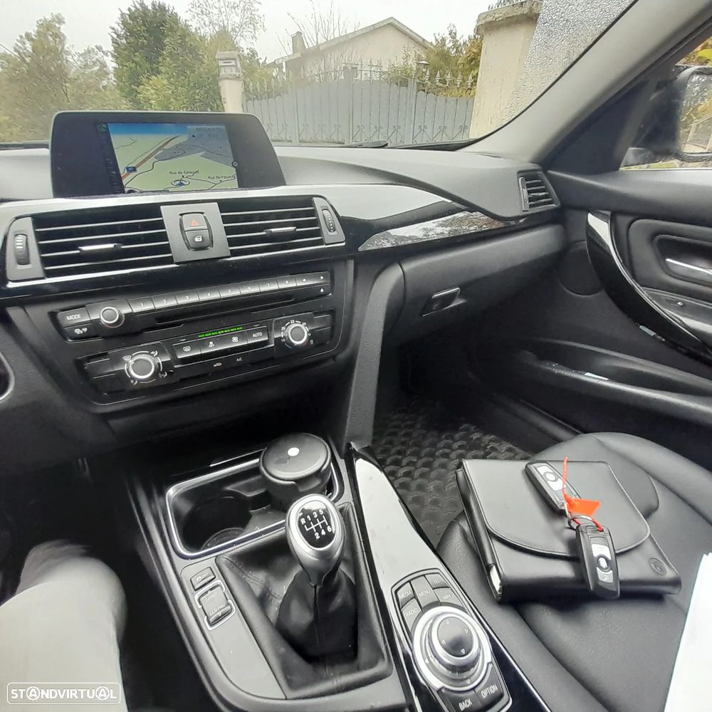BMW 318 d Touring Blue Performance Luxury Line - 6