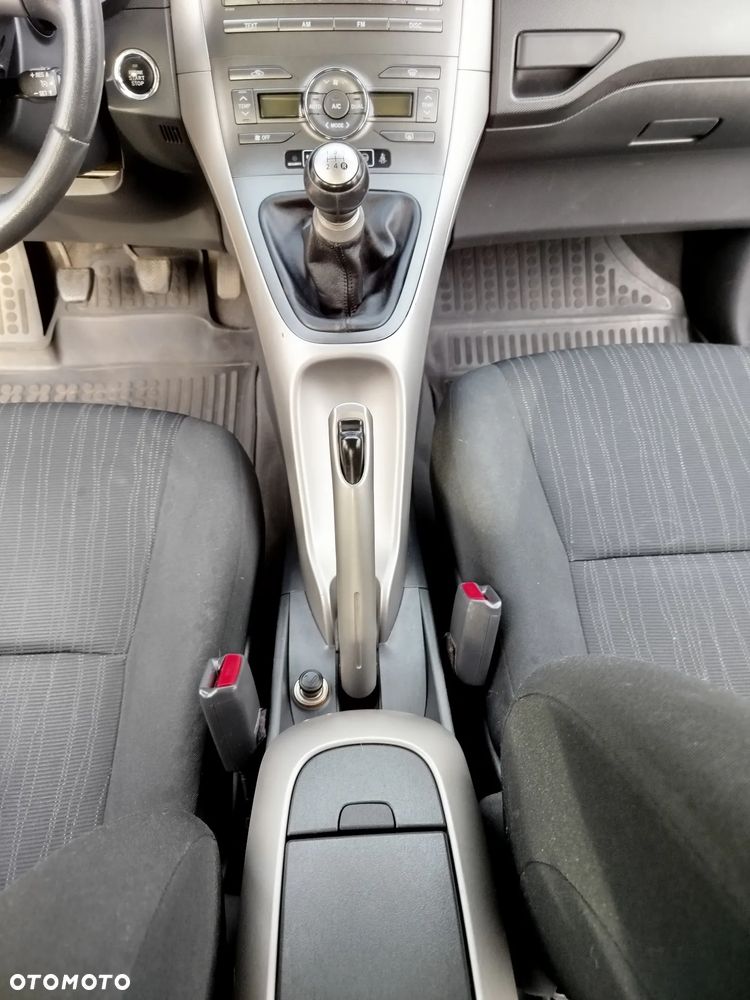 Toyota Auris - 23