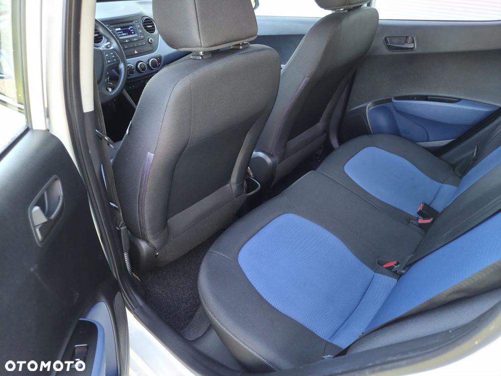 Hyundai i10 1.0 Fifa World Cup Edition - 13