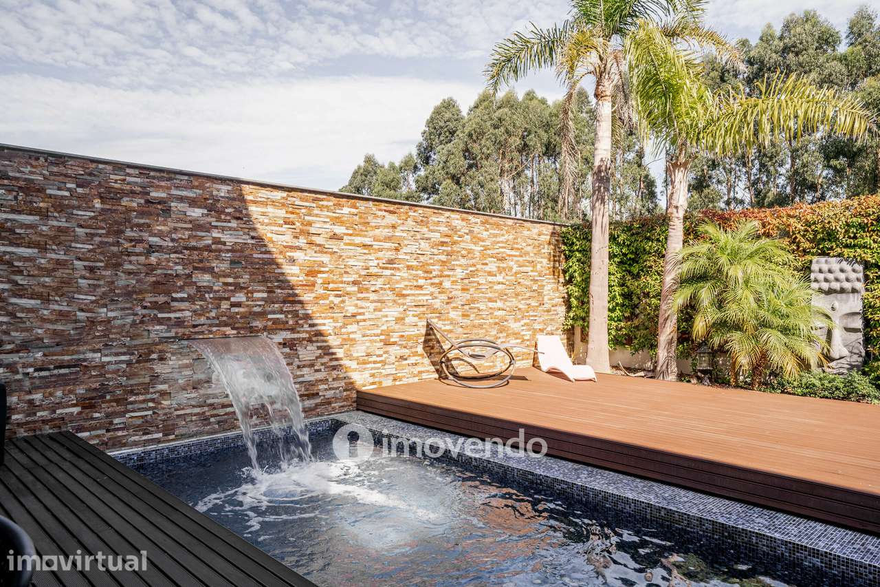 Moradia T4 de luxo, com piscina salinizada e aquecida, na Madalena - Grande imagem: 3/60