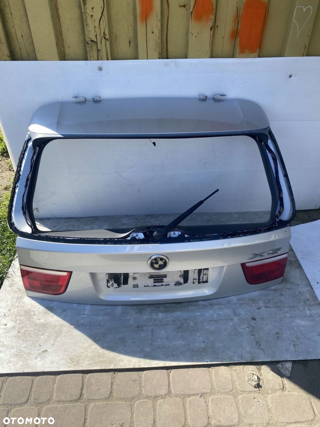 BMW X5 E70 KLAPA BAGAŻNIKA TYŁ TYLNA LAMPY - 1
