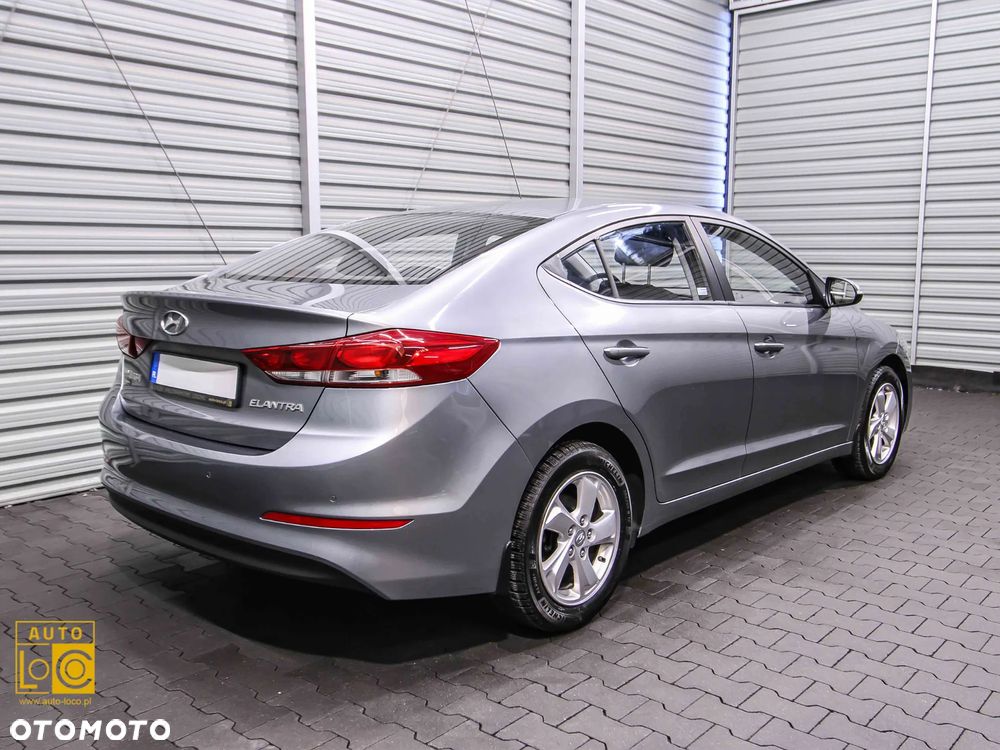 Hyundai Elantra 1.6 Comfort - 8