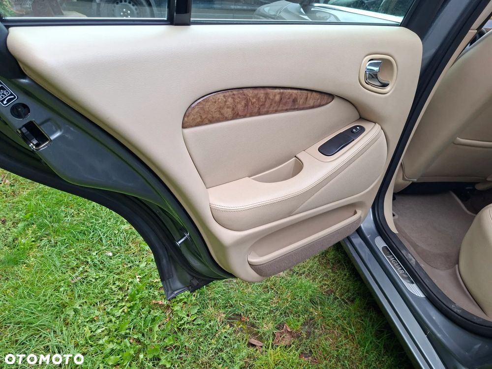Jaguar S-Type 2.5 V6 - 9