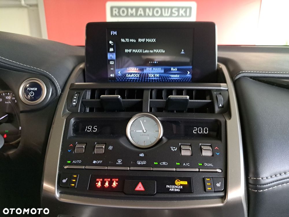Lexus NX 300h Elegance AWD - 22